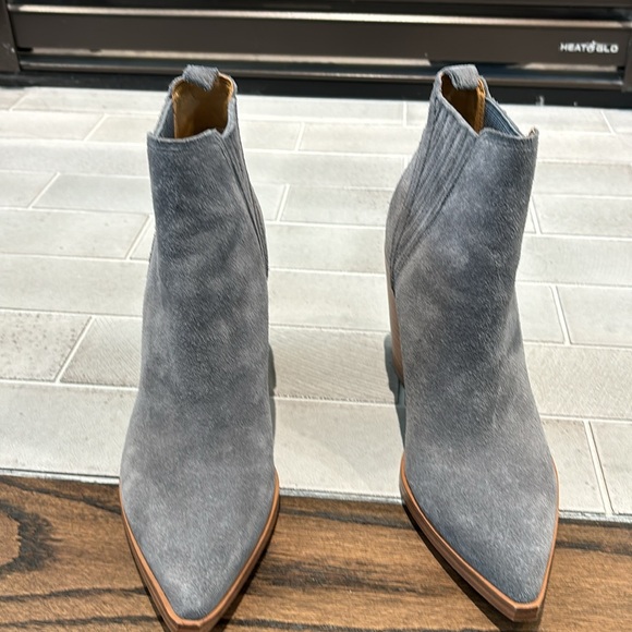 Marc Fisher Blue/Grey Western booties, size 7M - Picture 2 of 5